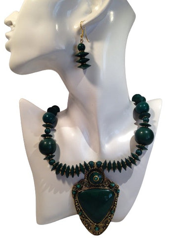 Regal Kashmiri Emerald Green Fashion Necklace w/ Matching Earrings